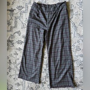 Women's Plaid Trousers in Black and Gray